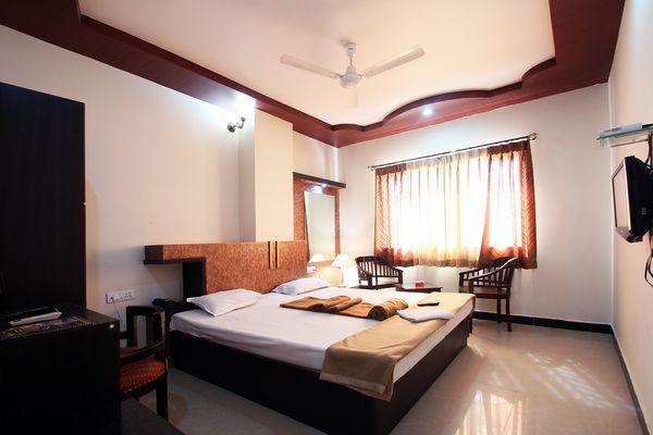 Hotel Monarch